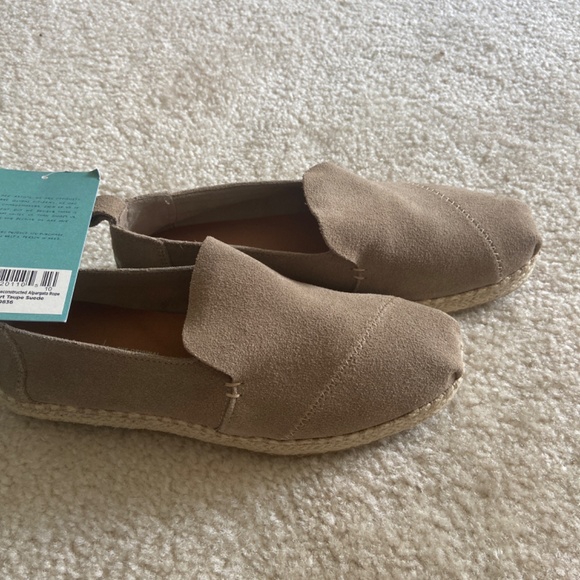 Shoes - Picture 3 of 3